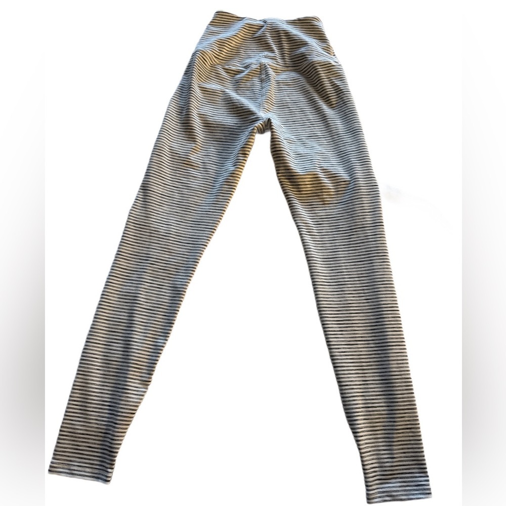 Beyond Yoga Black and white Stripe legging small - Picture 2 of 4